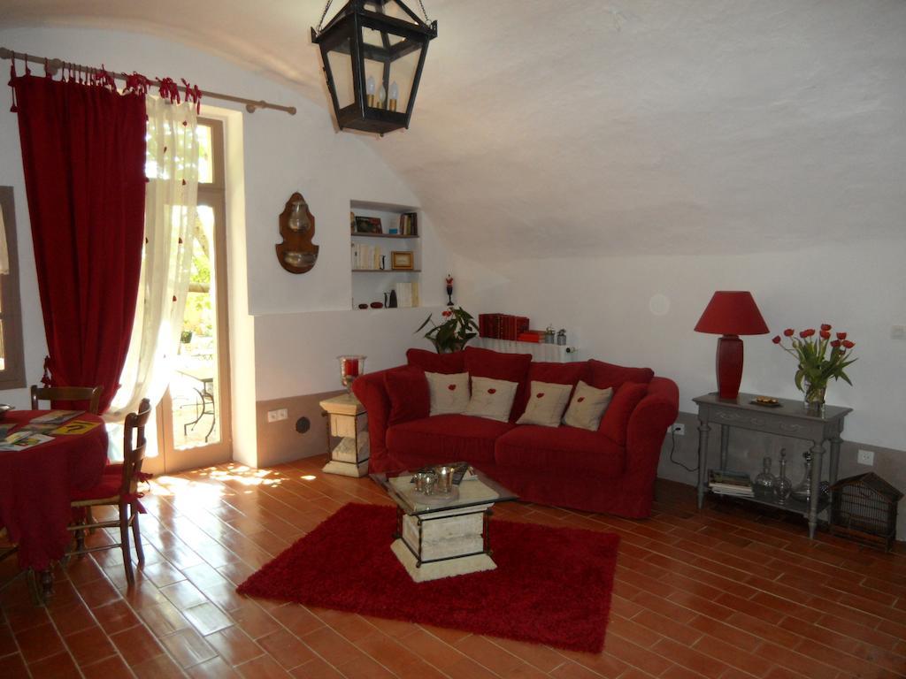 Mas De Foncaudette Bed & Breakfast ลูร์มาแร็ง ภายนอก รูปภาพ