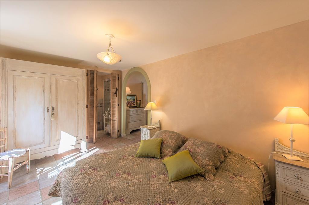 Mas De Foncaudette Bed & Breakfast ลูร์มาแร็ง ภายนอก รูปภาพ