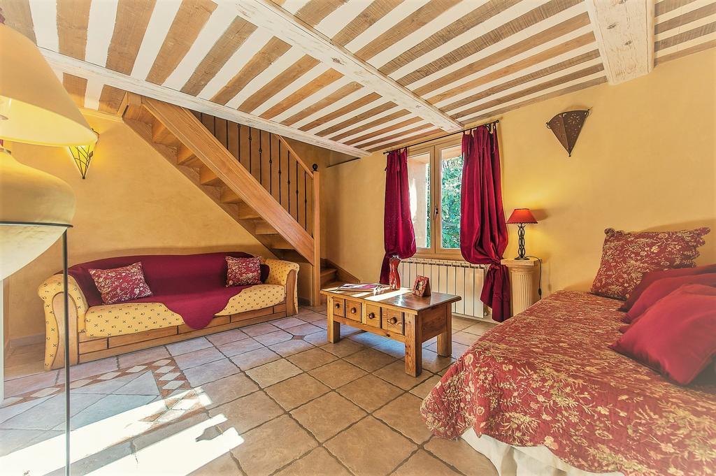 Mas De Foncaudette Bed & Breakfast ลูร์มาแร็ง ภายนอก รูปภาพ