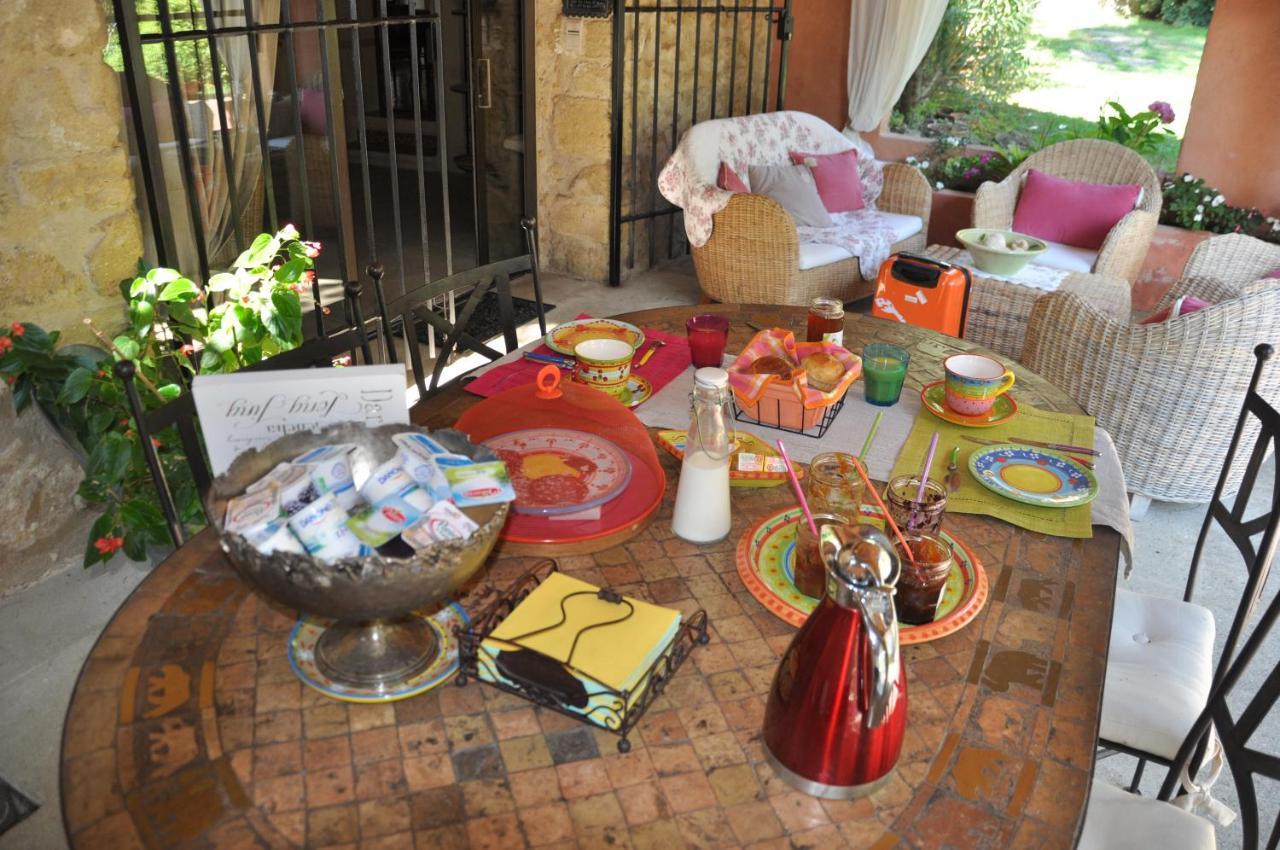 Mas De Foncaudette Bed & Breakfast ลูร์มาแร็ง ภายนอก รูปภาพ