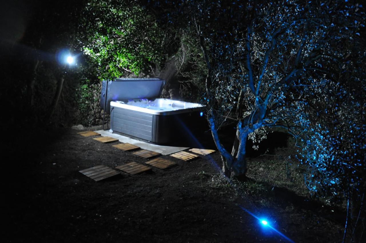 Mas De Foncaudette Bed & Breakfast ลูร์มาแร็ง ภายนอก รูปภาพ